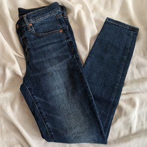 Gap mid-rise true skinny jeans medium wash
